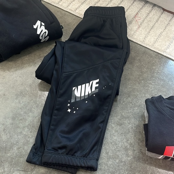 NWOT BUNDLE OF 7 NIKE YOUTH LARGE - Picture 4 of 8